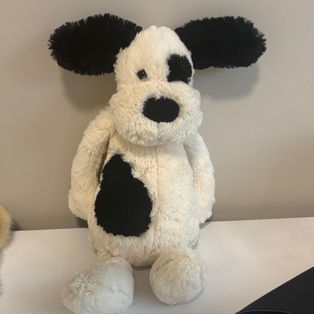 Jellycat Original Bashful black & cream Puppy. NWT Dustbag, & tag protector.